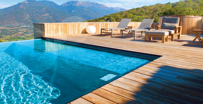 La couverture/banquette immergée pour piscine de Maytronics