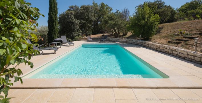 Rénovation d'une piscine atypique en bassin classique