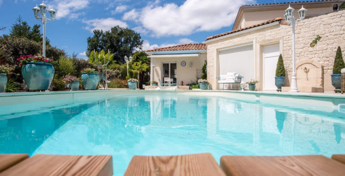 Une piscine coque signée Aboral