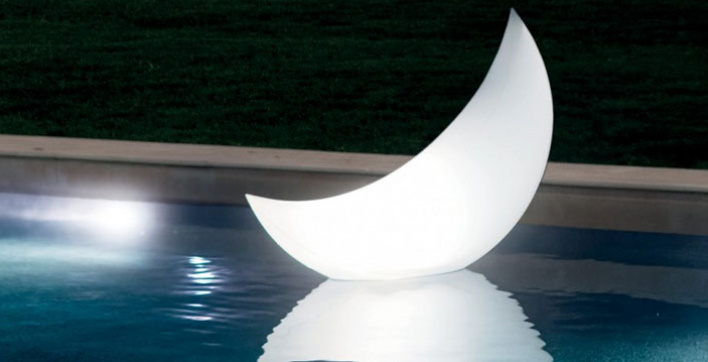 Lune lumineuse flottante pour ambiance piscine