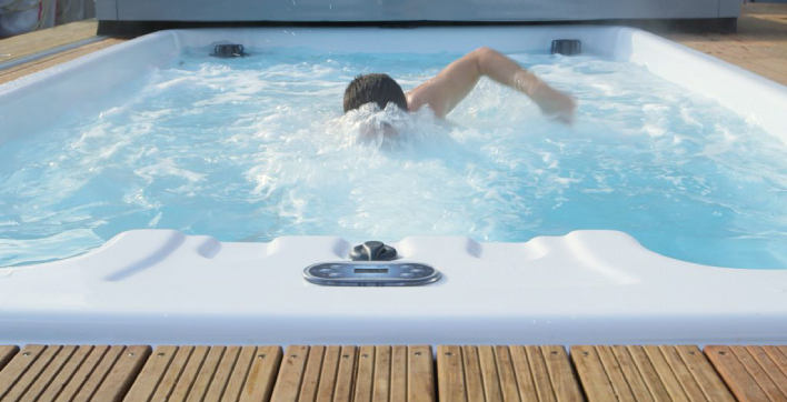 La M'Water, le concept mi-piscine, mi-spa d'Aquilus