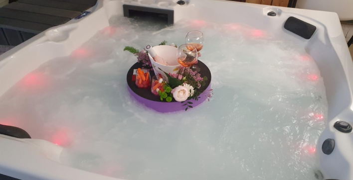 ApéroFun, le mini-bar flottant pour spa