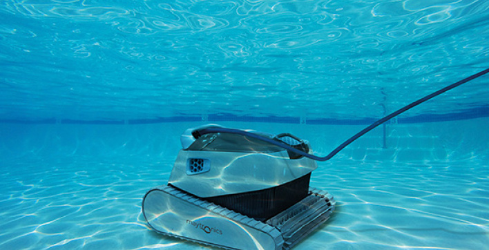 Tendances piscine blog Maytronics - Robot Dolphin