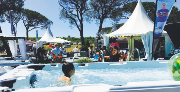 Un spa exposé au salon piscine, spa et jardin de Nice