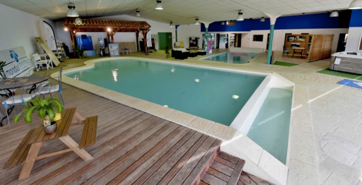 Nouveau show-room Piscines Sérénité, concessionnaire Mondial Piscine