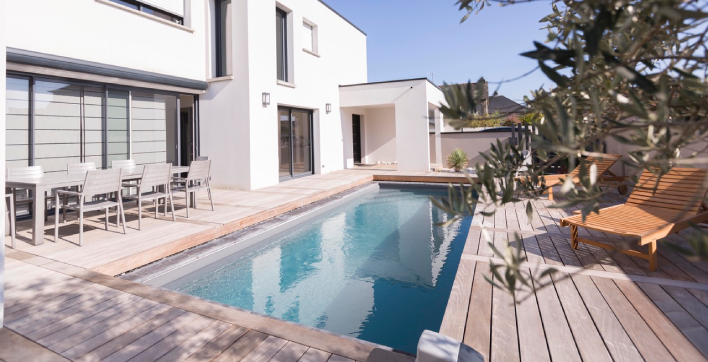 Une piscine réalisée par l'un des concessionnaires de Mondial Piscine