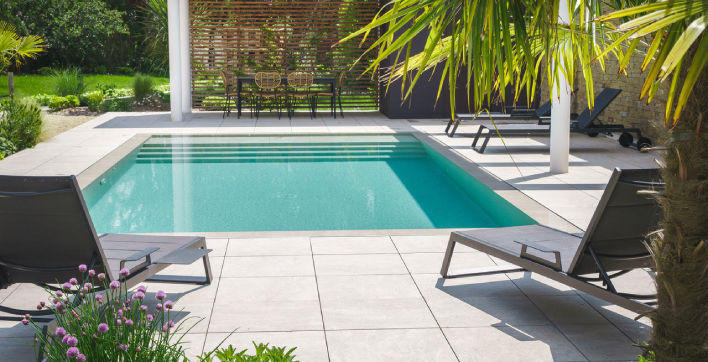 Une piscine installée par ILOT Piscine