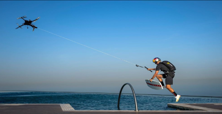 Brian Gubb lors de son exploit wakeBASE qui s'est déroulé à Dubaï