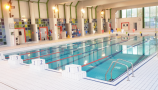 La piscine Champerret à Paris, lieu de l'exposition Reflex 2024