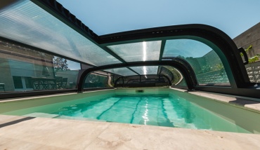Un abri de piscine bas d'Abridays