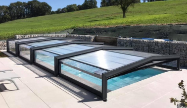 Sokool, fabricant d'abris de piscines, devient Abrifab