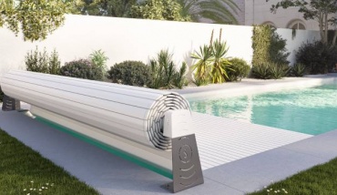 Le modèle Maldives, le nouvel enrouleur de couverture de piscine signé Sofatec