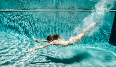 Une eau de baignade équilibrée en continu avec Pool Relax®