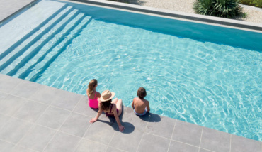 Entretenir sa piscine facilement avec les équipements connectés Hayward