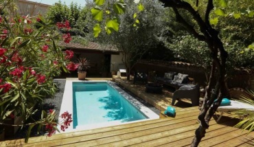 Une petite piscine pour jardin de ville signée Aquilus