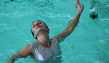 Singing in the pool, l'opéra qui se déroule dans une piscine