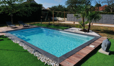 Piscines Ibiza, le spécialiste de la piscine à coque