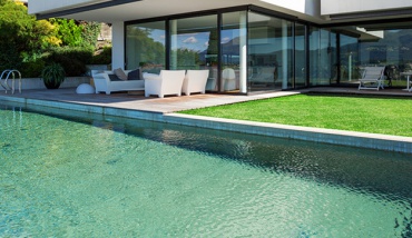 La construction d'une piscine demande des démarches fiscales et administratives
