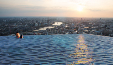 © Compass Pools - "Infinity London"