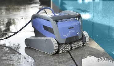 Le robot nettoyeur de piscine Dolphin M600 de Maytronics