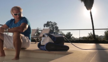 Quand Dolphin parle à Lucas - Robots de piscine Dolphin