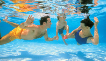 Une eau de piscine propre grâce à AcquaSwim Acti+