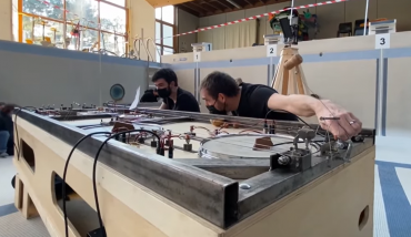 La compagnie l'Atelier de papier a donné un concert dans une piscine vidée