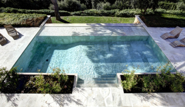 Une des piscines enterrées disponible sur le site de SwimmingPool.eu