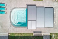 L'abri de piscine télescopique Tx d'Abrisud robuste et durable