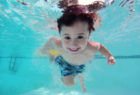 Des conseils de sécurité pour protéger vos enfants autour de la piscine