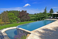 Un exemple de piscine à débordement