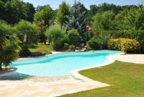 Une piscine Diffazur sur un soleil éclatant