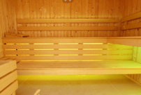 Une cabine de sauna suivant la tradition finlandaise de Clairazur