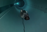 Guillaume Néry descend dans la piscine la plus profonde du monde